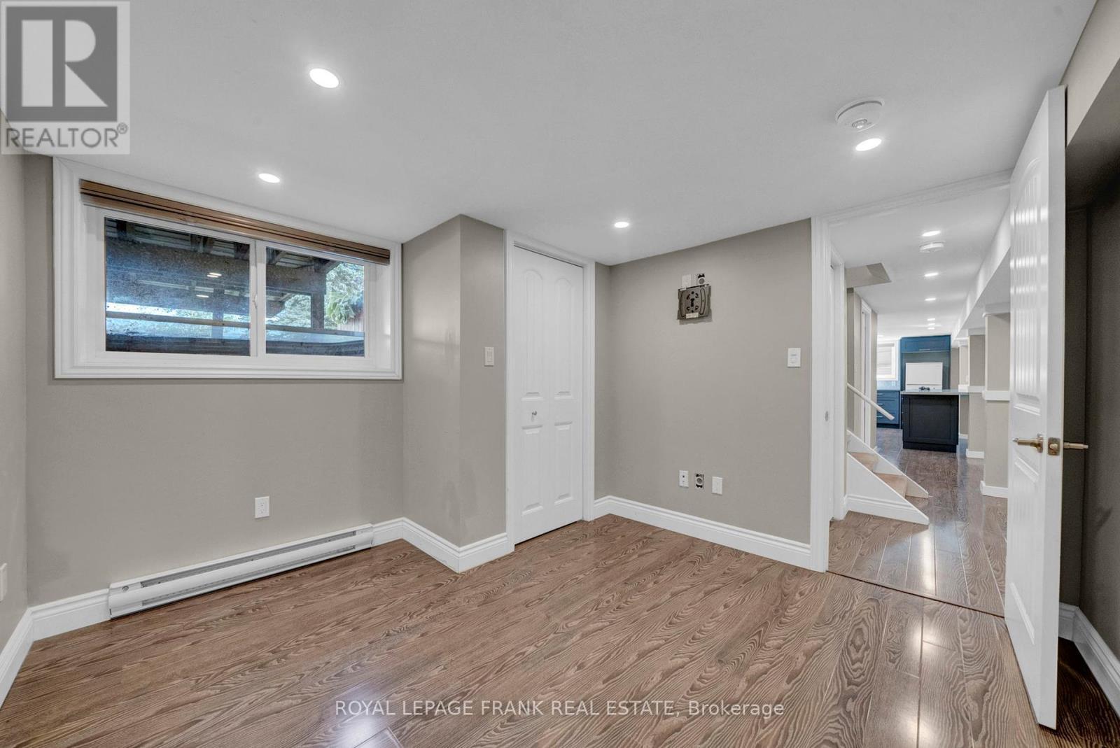 












230 BEECH STREET

,
Scugog (Port Perry),




Ontario
L9L1N6

