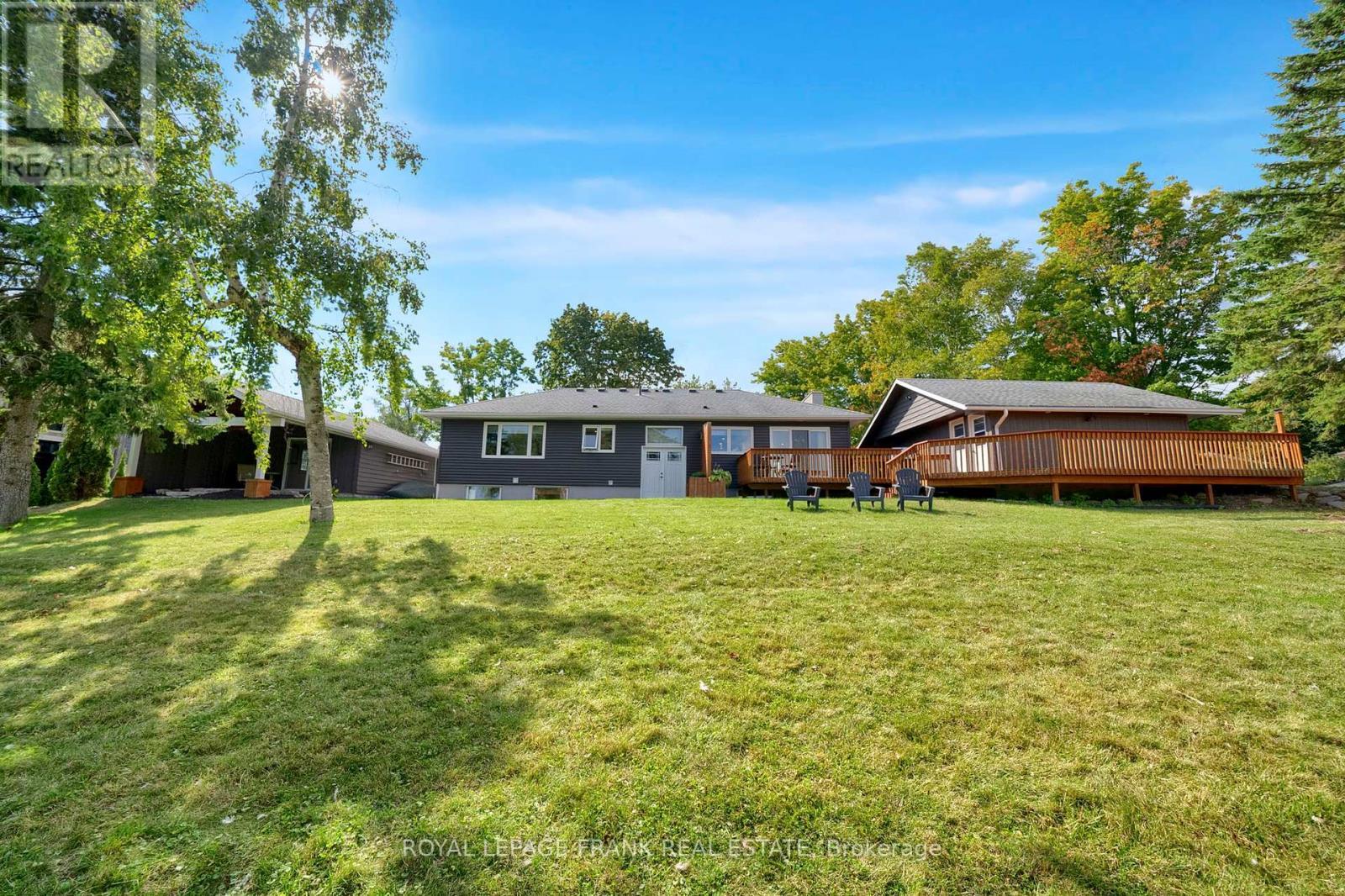 












230 BEECH STREET

,
Scugog (Port Perry),




Ontario
L9L1N6

