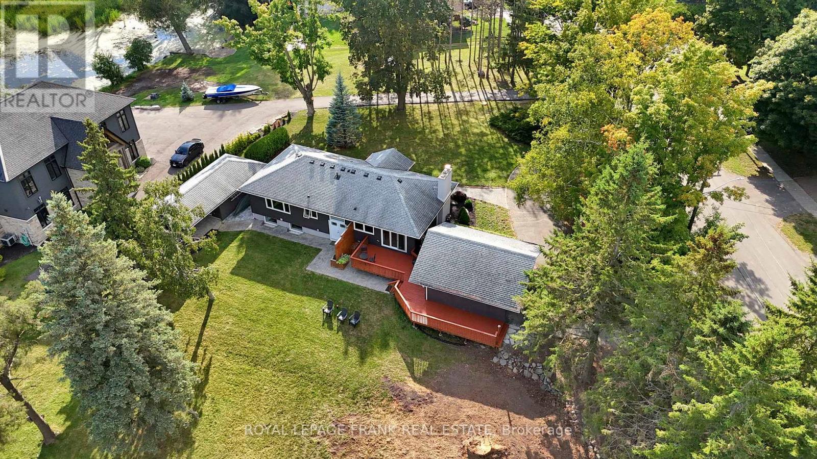 












230 BEECH STREET

,
Scugog (Port Perry),




Ontario
L9L1N6

