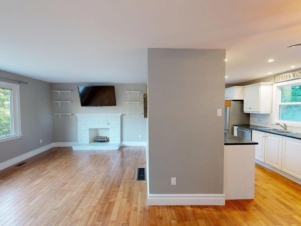 












18 Martin Lake Drive

,
Lake Echo,




NS
B3E 1B1

