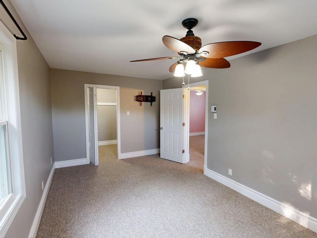 












18 Martin Lake Drive

,
Lake Echo,




NS
B3E 1B1

