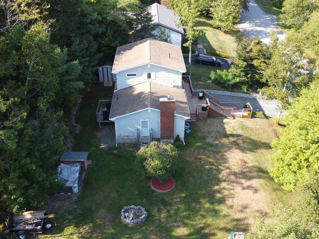 












18 Martin Lake Drive

,
Lake Echo,




NS
B3E 1B1

