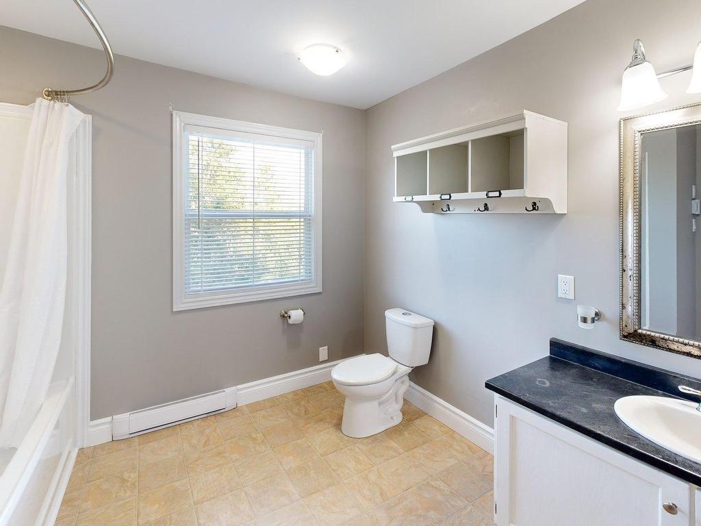 












18 Martin Lake Drive

,
Lake Echo,




NS
B3E 1B1

