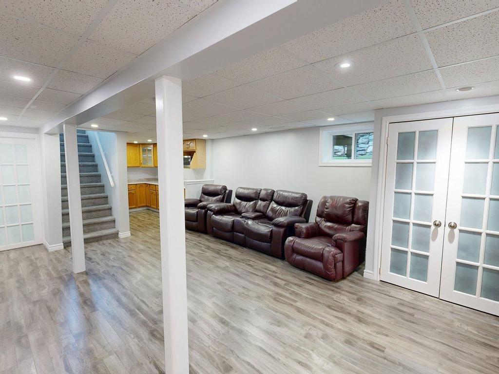 












18 Martin Lake Drive

,
Lake Echo,




NS
B3E 1B1

