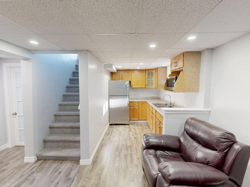 












18 Martin Lake Drive

,
Lake Echo,




NS
B3E 1B1


