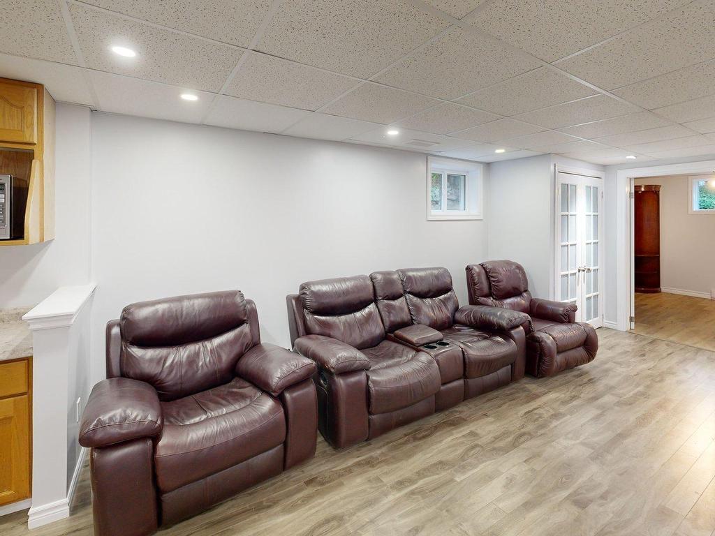 












18 Martin Lake Drive

,
Lake Echo,




NS
B3E 1B1

