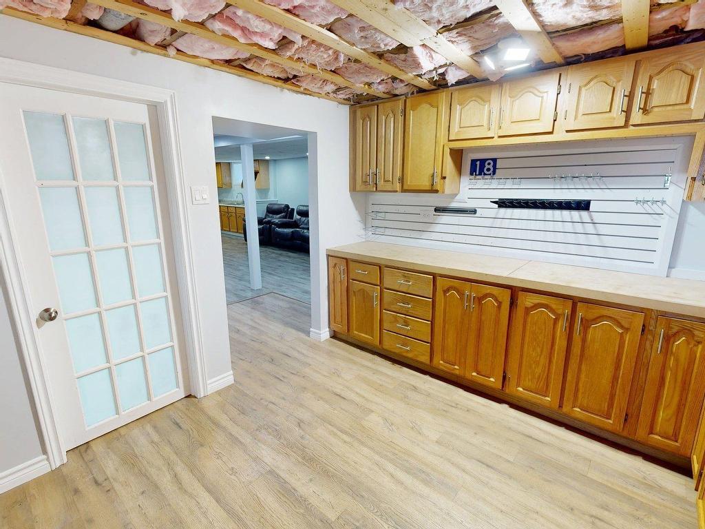 












18 Martin Lake Drive

,
Lake Echo,




NS
B3E 1B1

