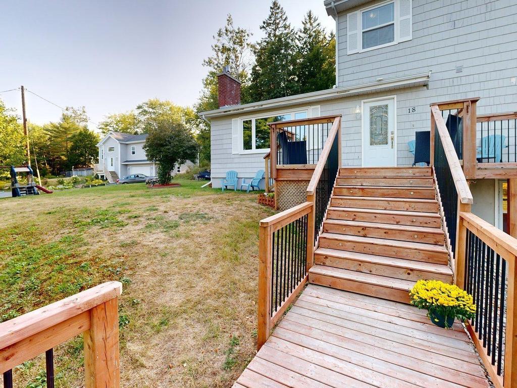 












18 Martin Lake Drive

,
Lake Echo,




NS
B3E 1B1

