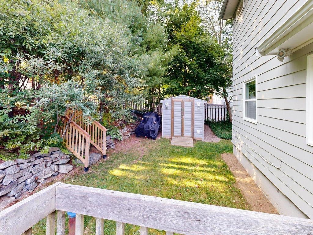 












18 Martin Lake Drive

,
Lake Echo,




NS
B3E 1B1

