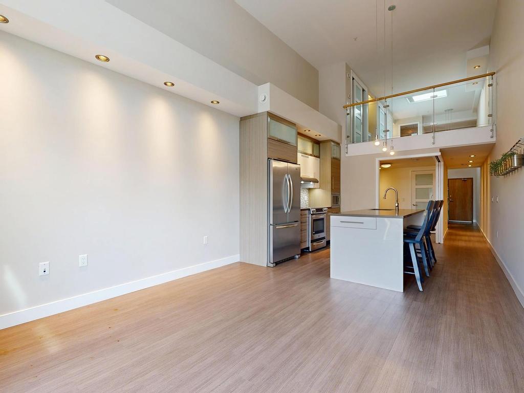 












323 5662 Roberts Street

,
Halifax,




NS
B3K 0E3

