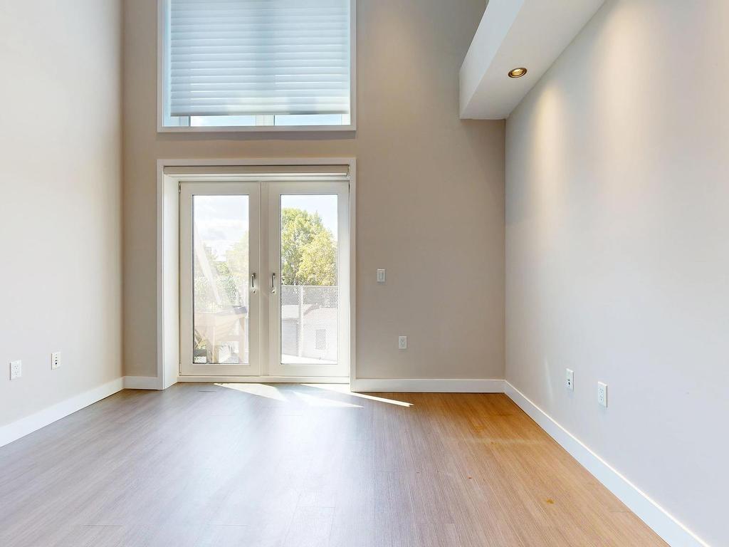 












323 5662 Roberts Street

,
Halifax,




NS
B3K 0E3

