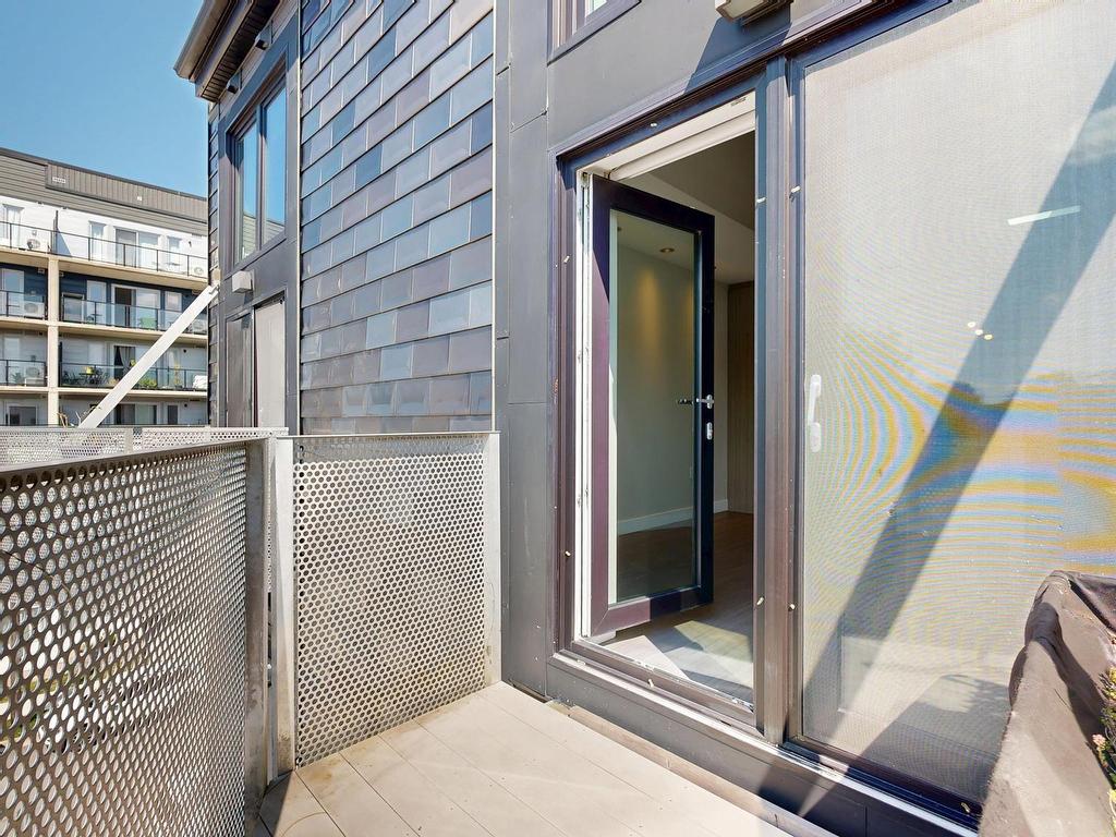 












323 5662 Roberts Street

,
Halifax,




NS
B3K 0E3

