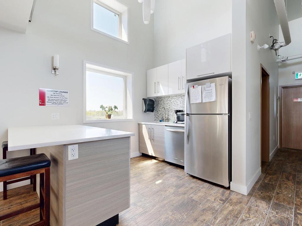 












323 5662 Roberts Street

,
Halifax,




NS
B3K 0E3

