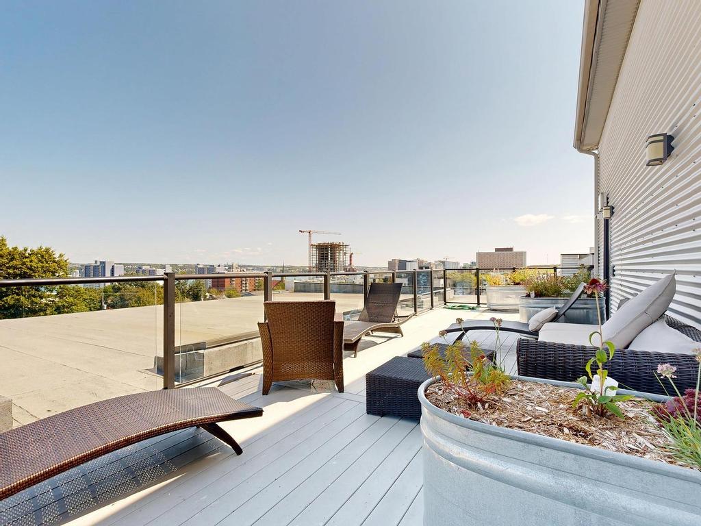 












323 5662 Roberts Street

,
Halifax,




NS
B3K 0E3

