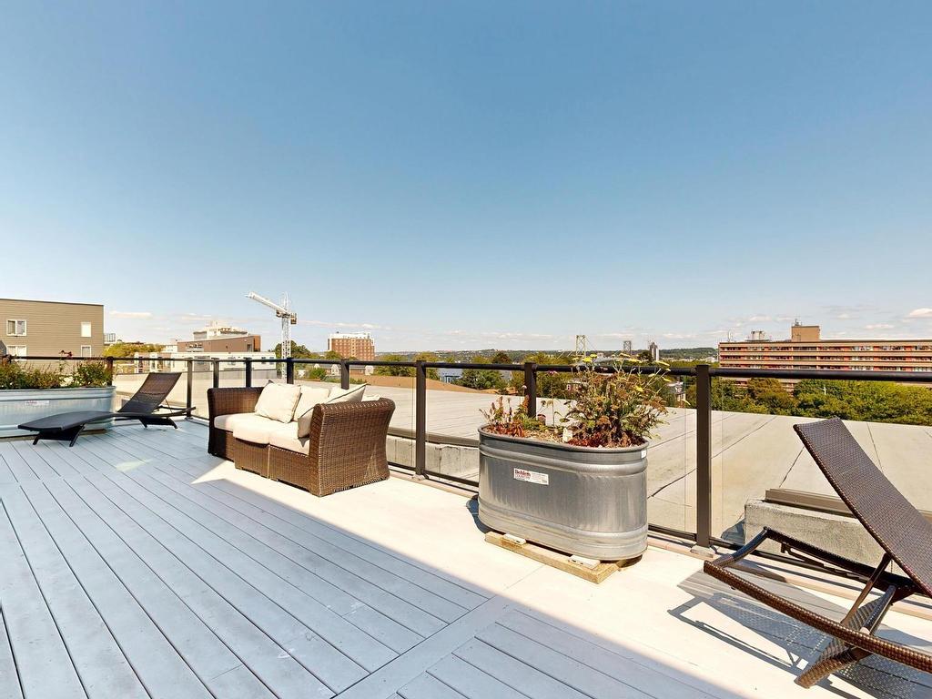












323 5662 Roberts Street

,
Halifax,




NS
B3K 0E3

