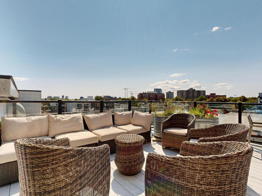 












323 5662 Roberts Street

,
Halifax,




NS
B3K 0E3

