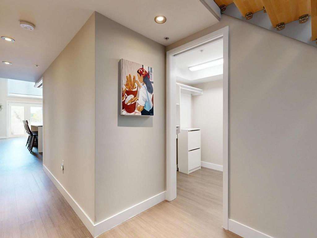 












323 5662 Roberts Street

,
Halifax,




NS
B3K 0E3

