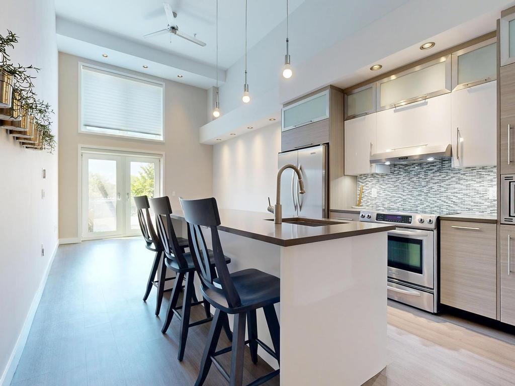 












323 5662 Roberts Street

,
Halifax,




NS
B3K 0E3

