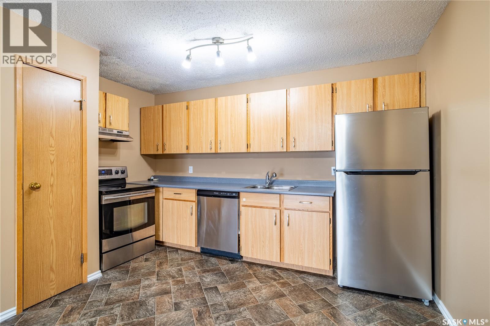 












418 2410 HESELTINE ROAD

,
Regina,




Saskatchewan
S4V1N9


