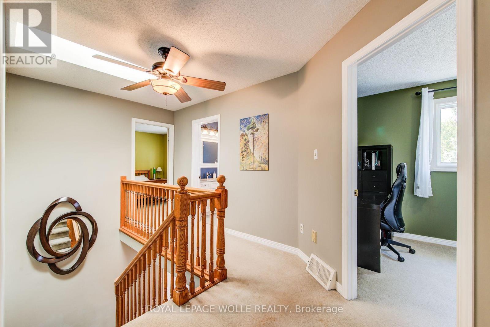 












33 TINATAWA COURT

,
Kitchener,




Ontario
N2A3G9

