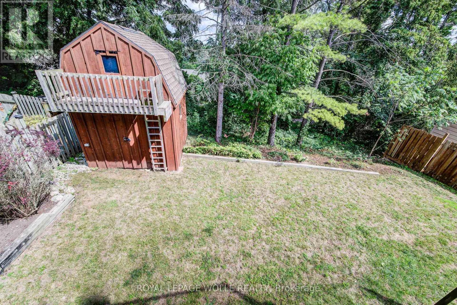 












33 TINATAWA COURT

,
Kitchener,




Ontario
N2A3G9

