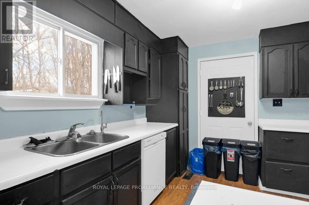 












27 THURLOW QUEEN STREET

,
Belleville (Thurlow Ward),




Ontario
K0K2V0

