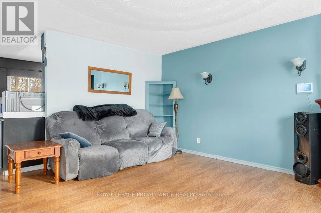 












27 THURLOW QUEEN STREET

,
Belleville (Thurlow Ward),




Ontario
K0K2V0

