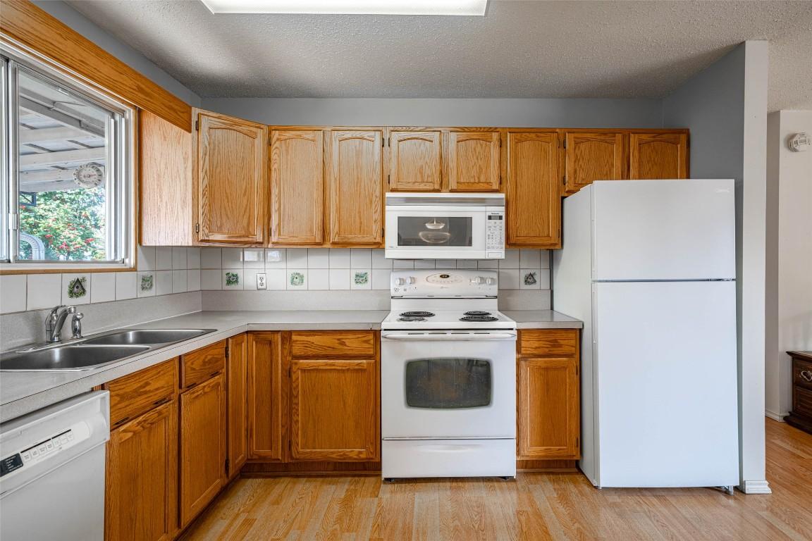 









4402


16

Avenue,
Vernon,




BC
V1T 6P4


