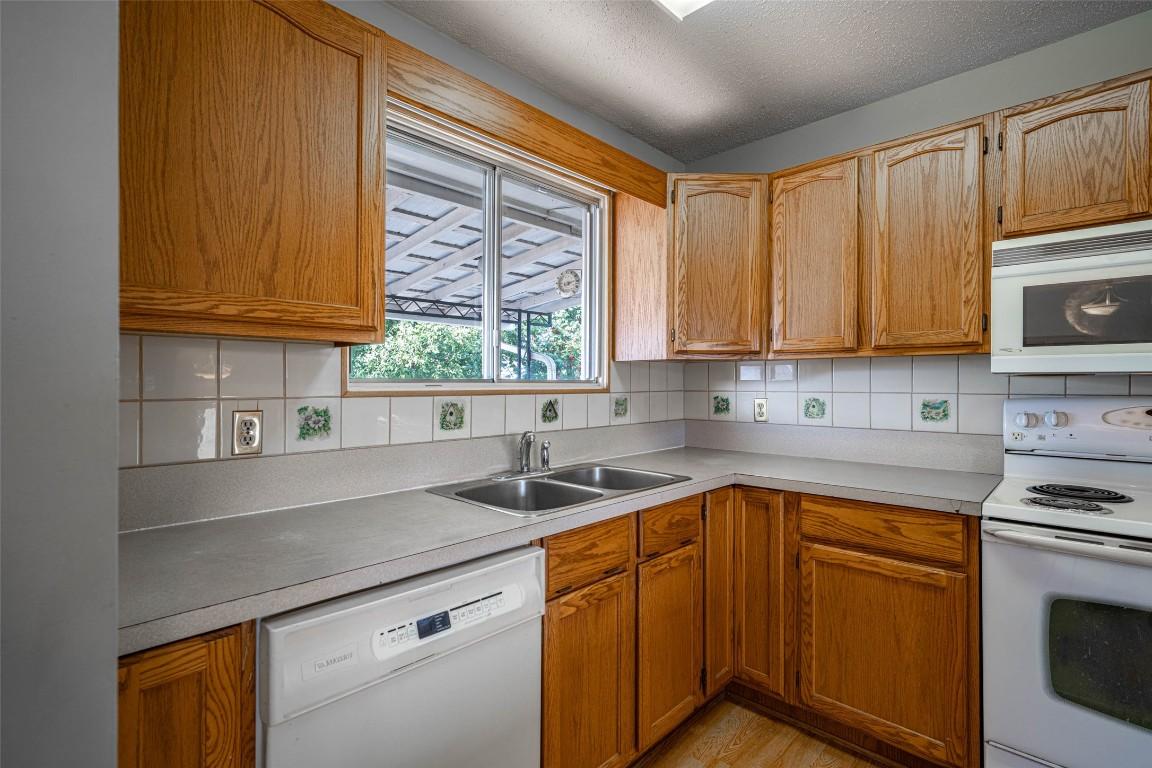 









4402


16

Avenue,
Vernon,




BC
V1T 6P4

