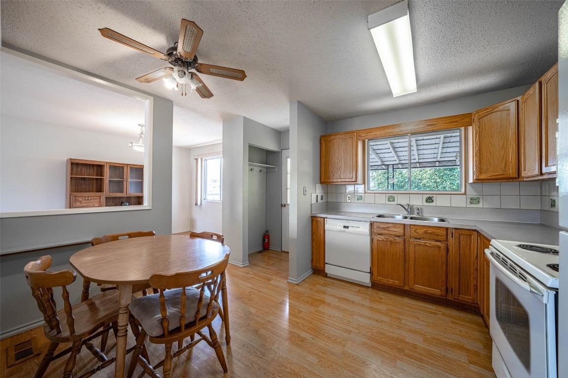 









4402


16

Avenue,
Vernon,




BC
V1T 6P4

