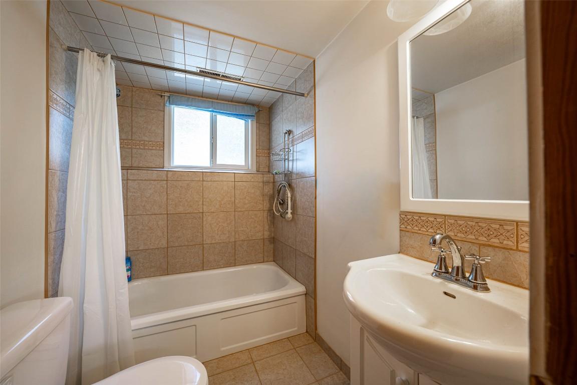 









4402


16

Avenue,
Vernon,




BC
V1T 6P4

