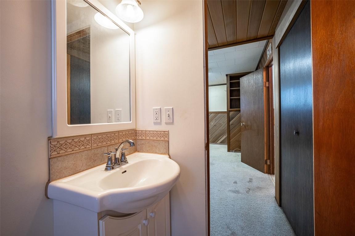 









4402


16

Avenue,
Vernon,




BC
V1T 6P4

