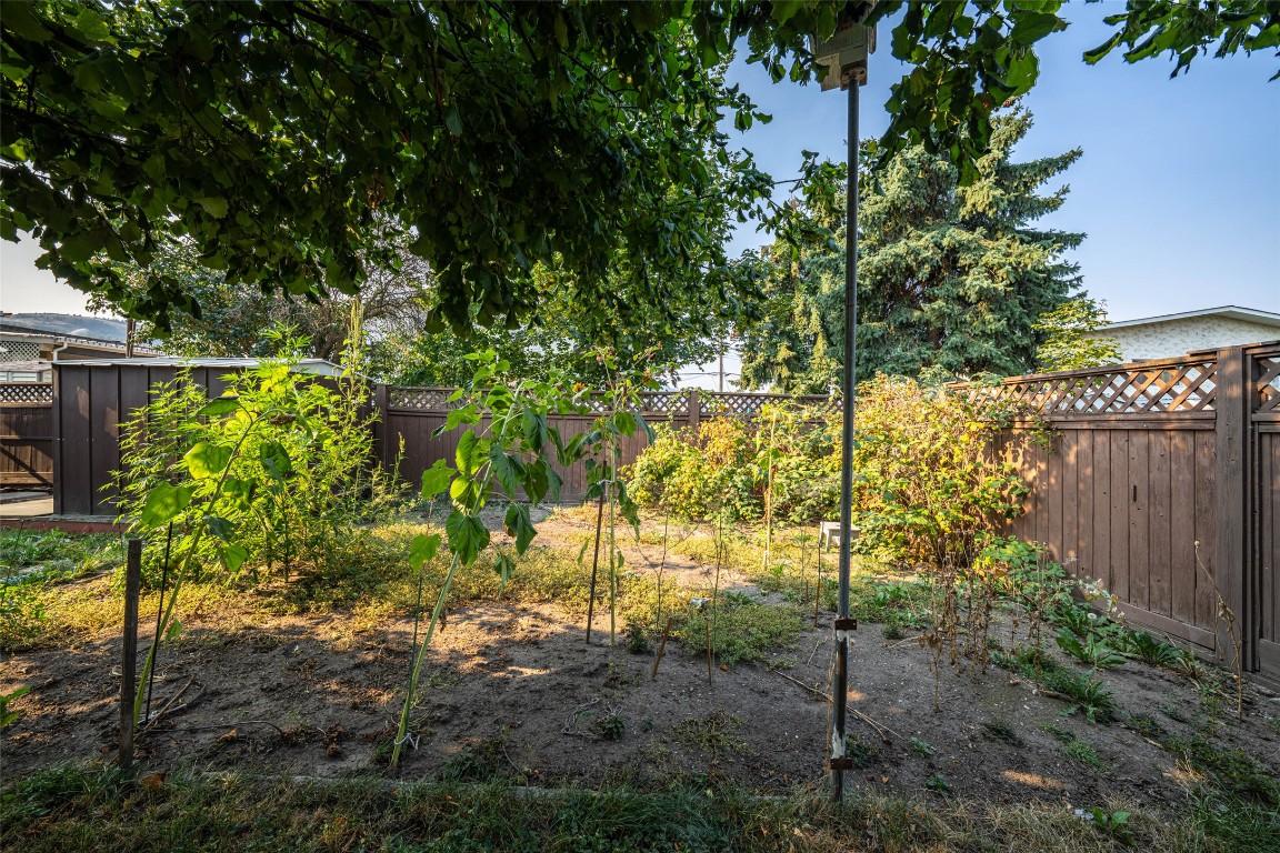 









4402


16

Avenue,
Vernon,




BC
V1T 6P4

