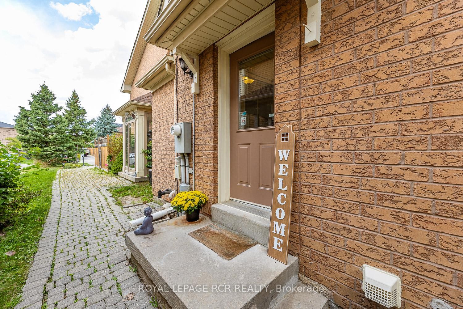 









198


Pressed Brick

Drive,
Brampton,




ON
L6V 4K7


