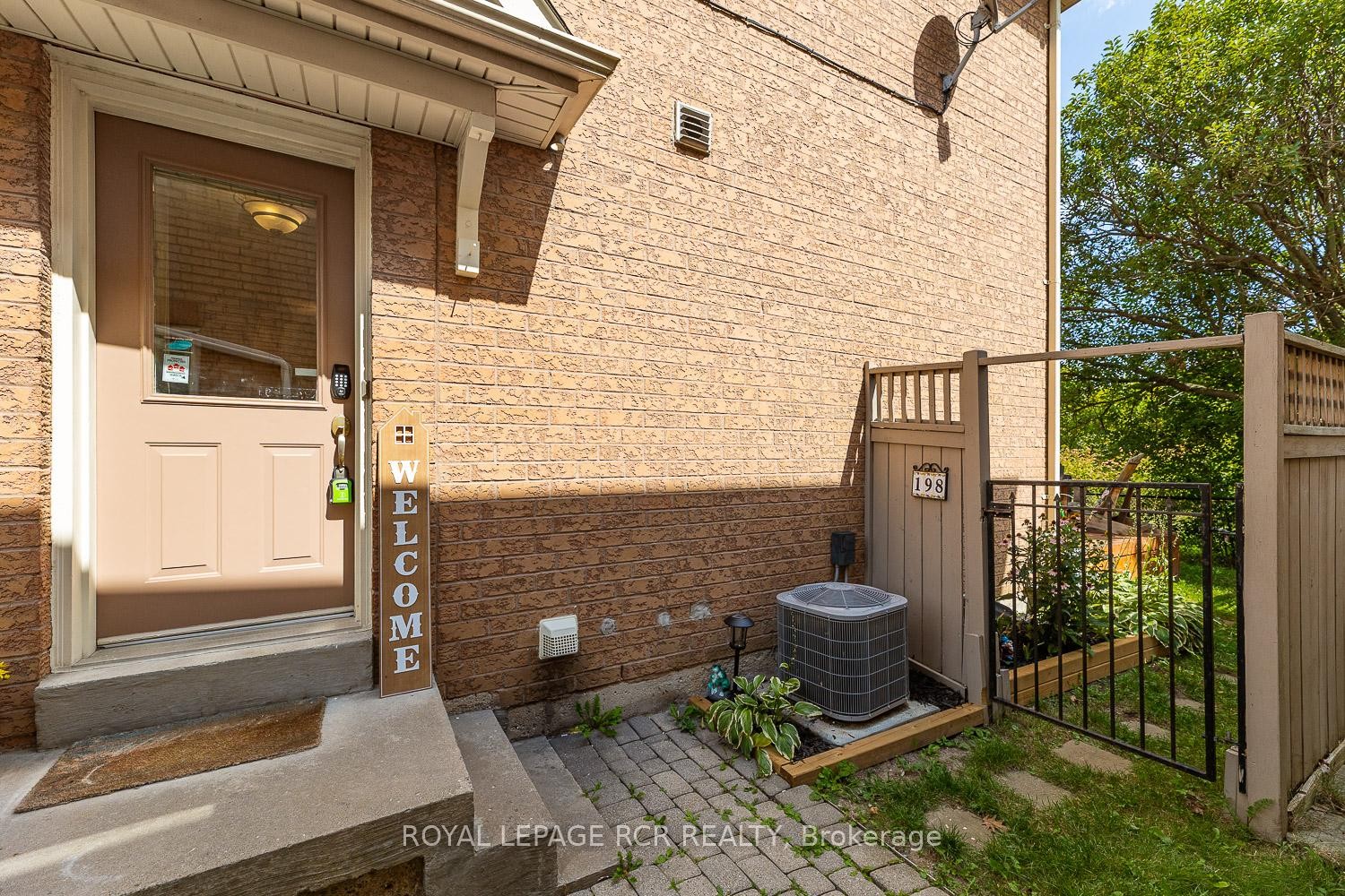 









198


Pressed Brick

Drive,
Brampton,




ON
L6V 4K7

