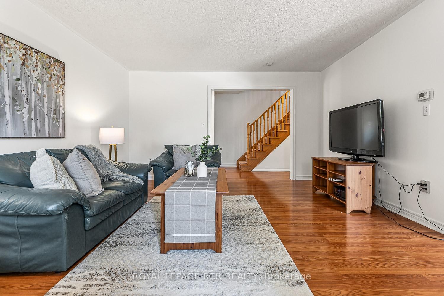 









198


Pressed Brick

Drive,
Brampton,




ON
L6V 4K7

