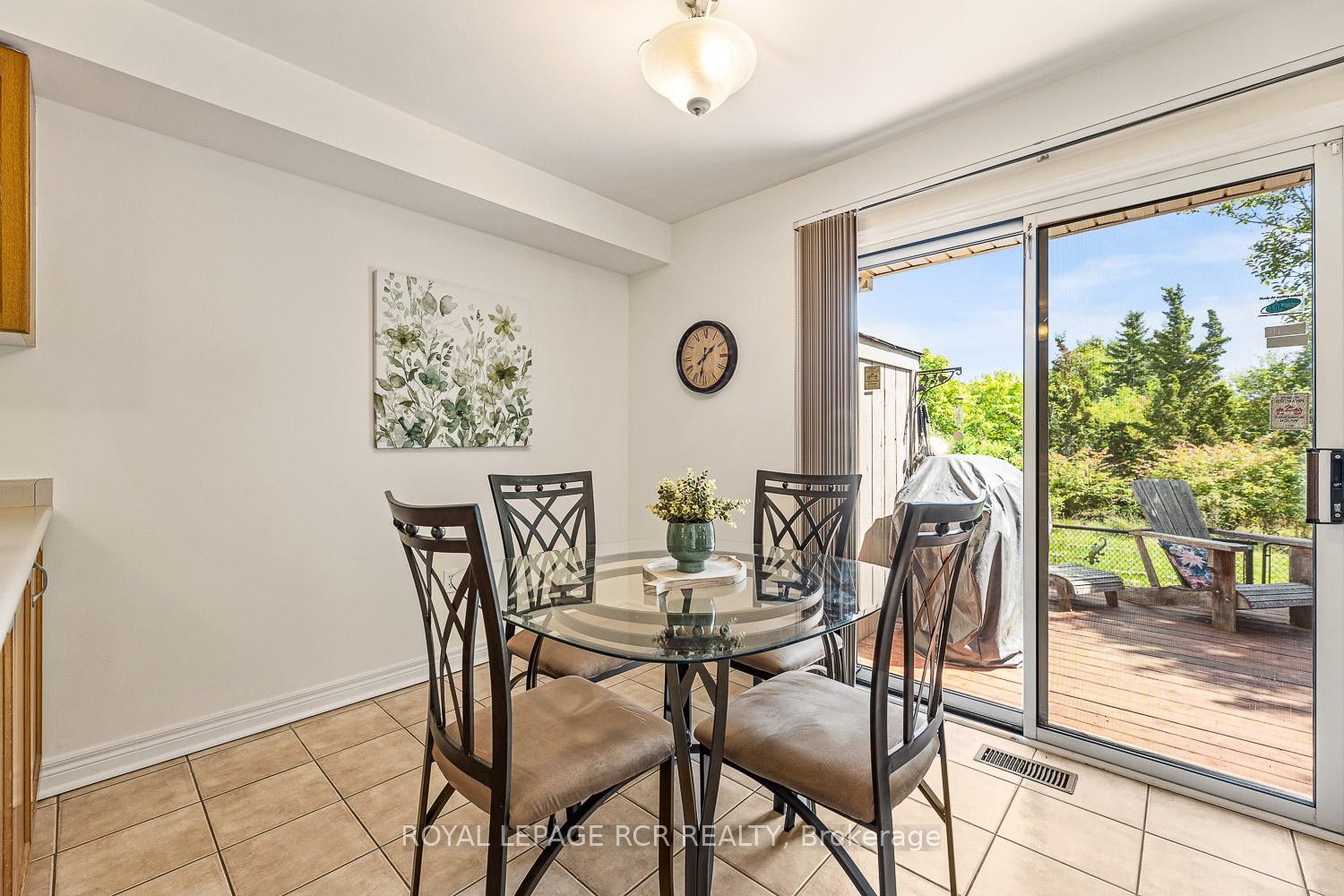 









198


Pressed Brick

Drive,
Brampton,




ON
L6V 4K7

