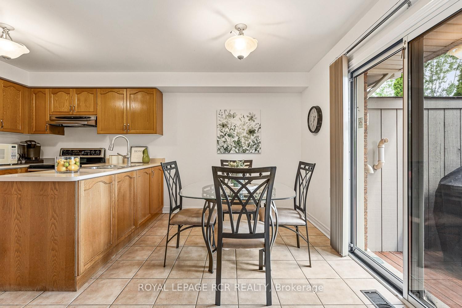 









198


Pressed Brick

Drive,
Brampton,




ON
L6V 4K7

