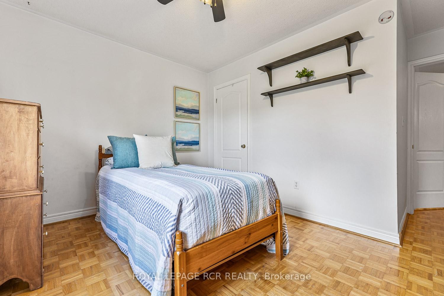 









198


Pressed Brick

Drive,
Brampton,




ON
L6V 4K7

