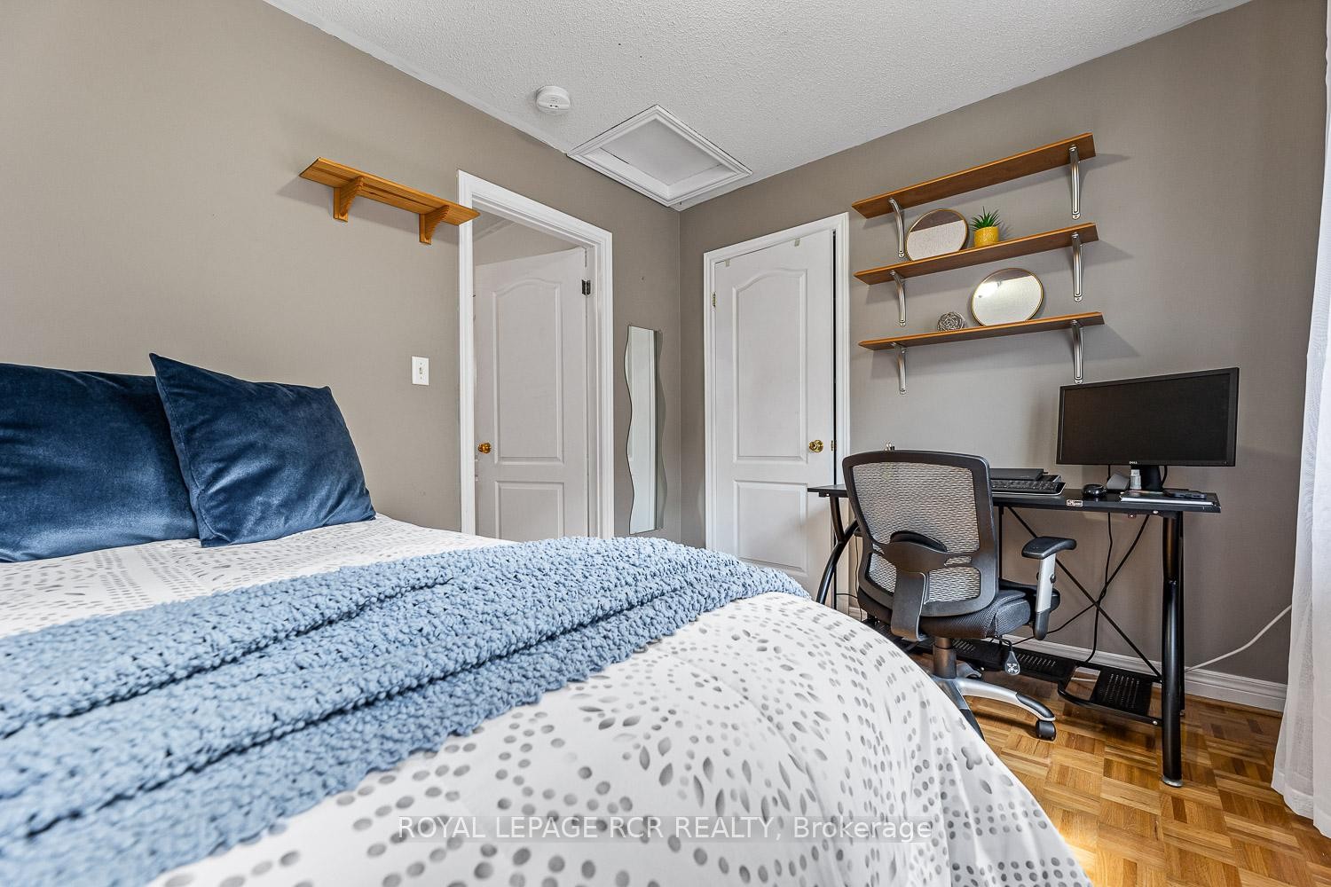 









198


Pressed Brick

Drive,
Brampton,




ON
L6V 4K7

