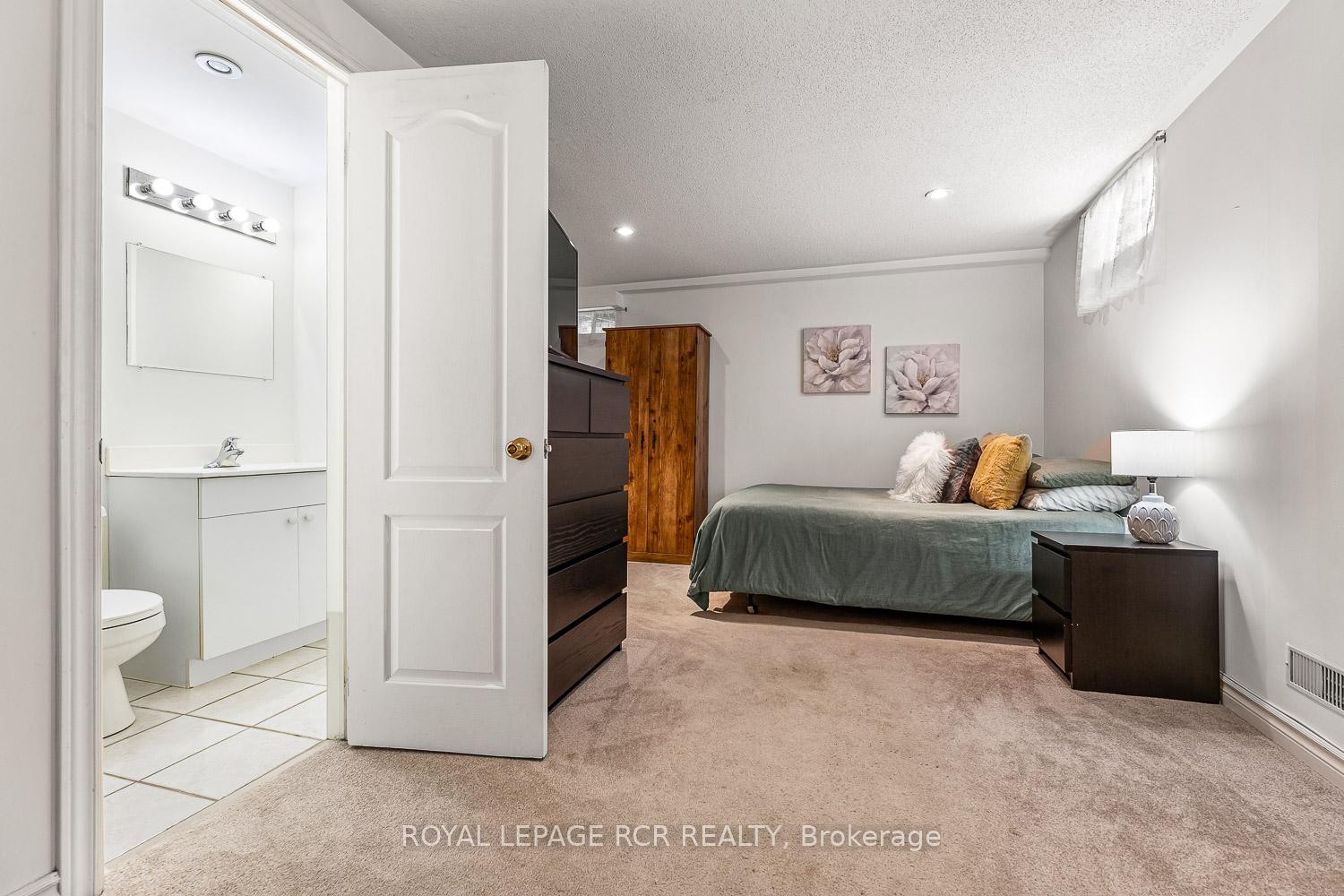 









198


Pressed Brick

Drive,
Brampton,




ON
L6V 4K7

