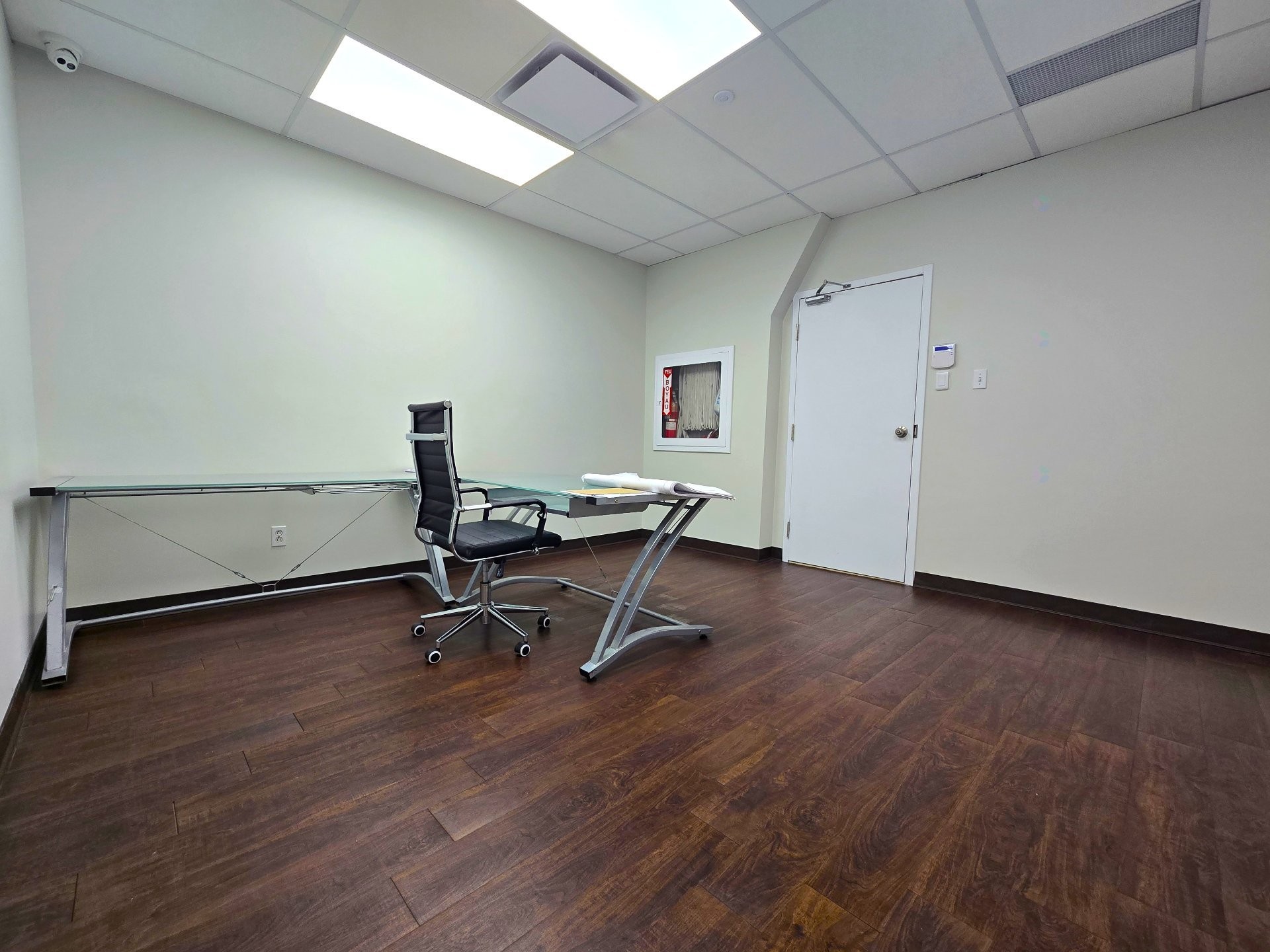 









1555


Boul. des Laurentides

, 300,
Laval (Vimont),




QC
H7M5Y6

