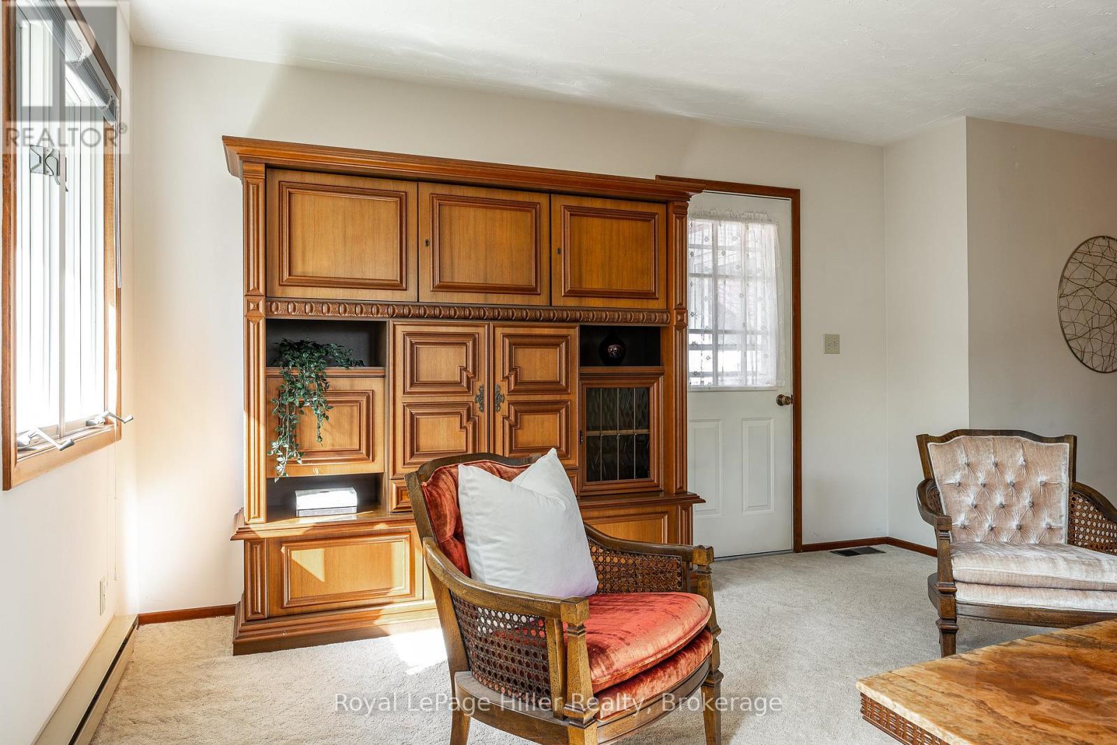












56 GORDON STREET

,
Stratford,




Ontario
N5A4W3

