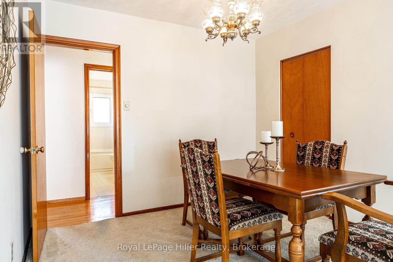 












56 GORDON STREET

,
Stratford,




Ontario
N5A4W3

