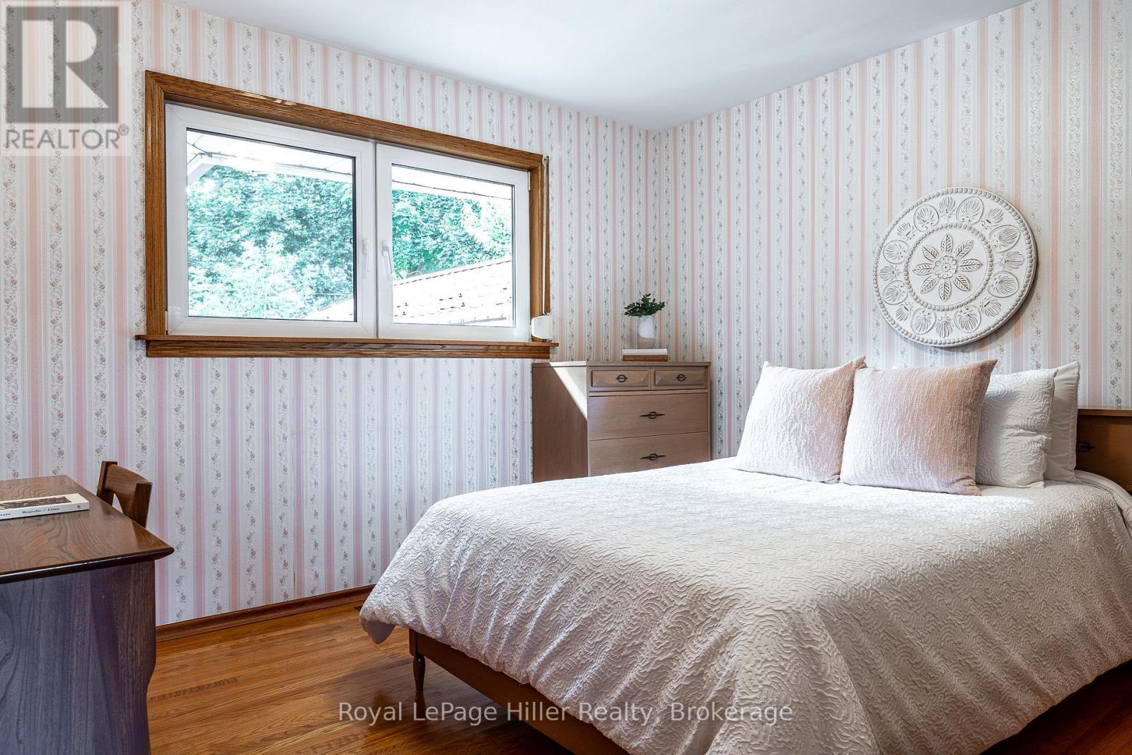 












56 GORDON STREET

,
Stratford,




Ontario
N5A4W3

