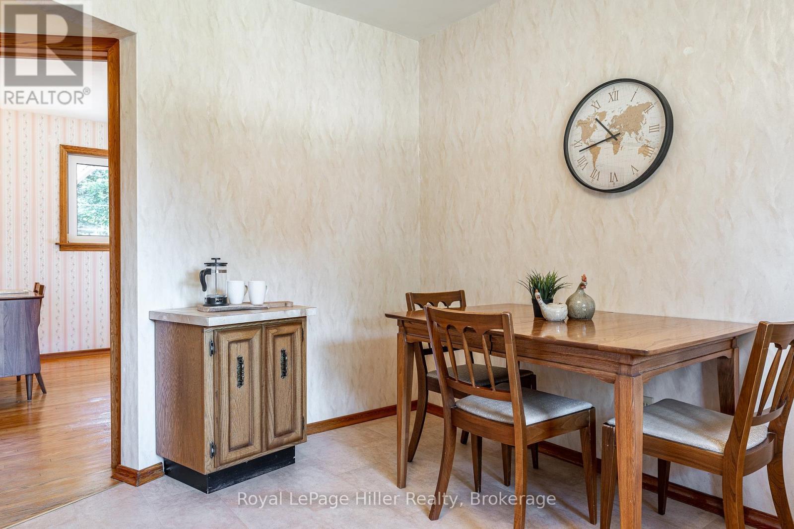












56 GORDON STREET

,
Stratford,




Ontario
N5A4W3

