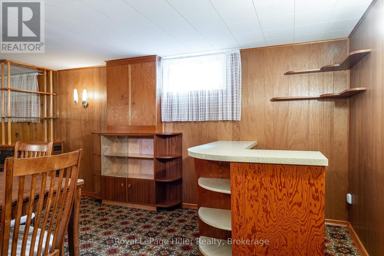 












56 GORDON STREET

,
Stratford,




Ontario
N5A4W3

