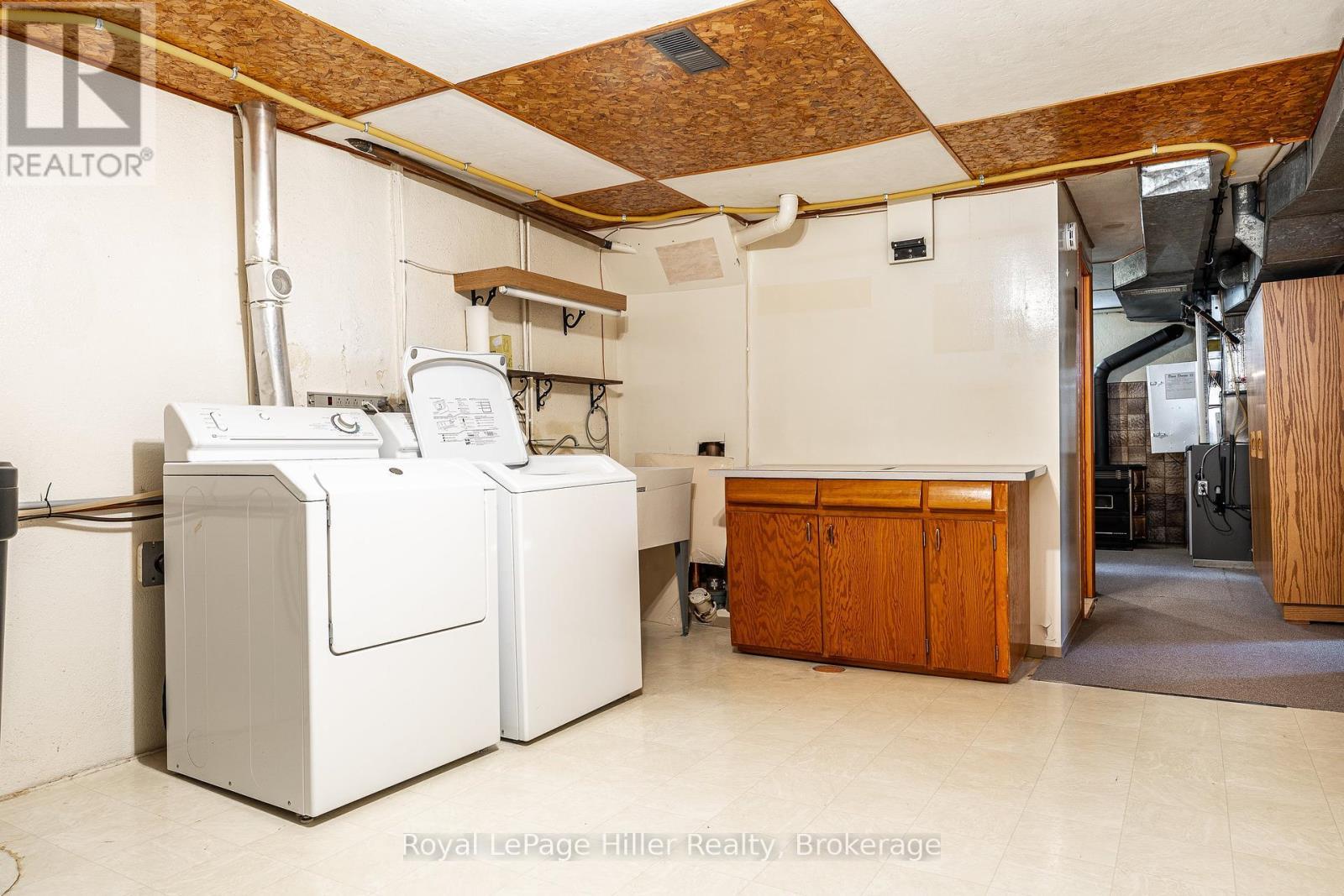 












56 GORDON STREET

,
Stratford,




Ontario
N5A4W3

