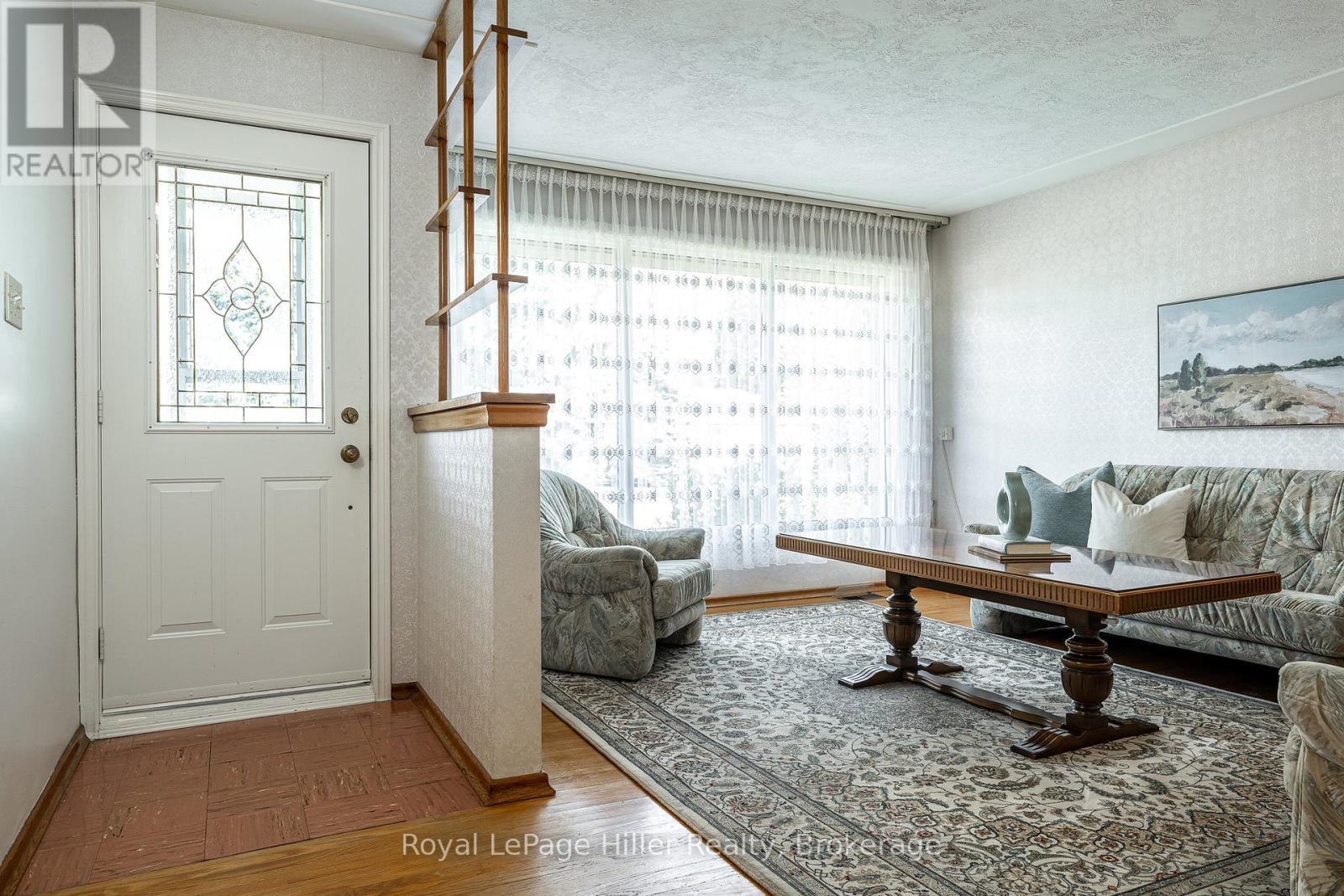 












56 GORDON STREET

,
Stratford,




Ontario
N5A4W3

