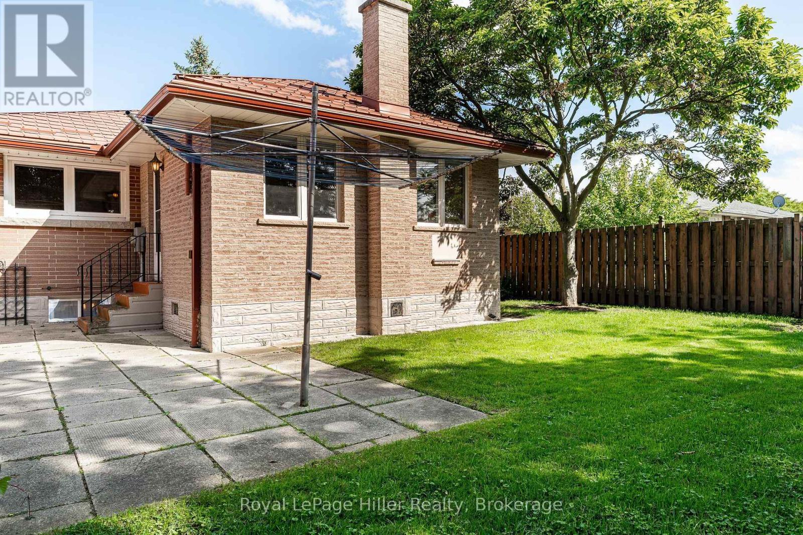 












56 GORDON STREET

,
Stratford,




Ontario
N5A4W3

